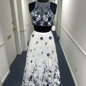 LA FEMME 2 PIECE PROM GOWN BLUE AND WHITE NWT